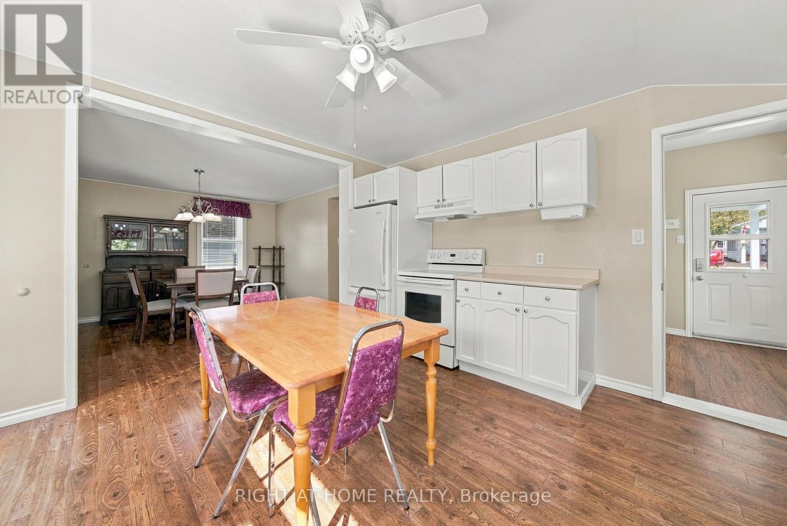 8 Maria Street, Penetanguishene, Ontario  L9M 1L6 - Photo 21 - S13833328