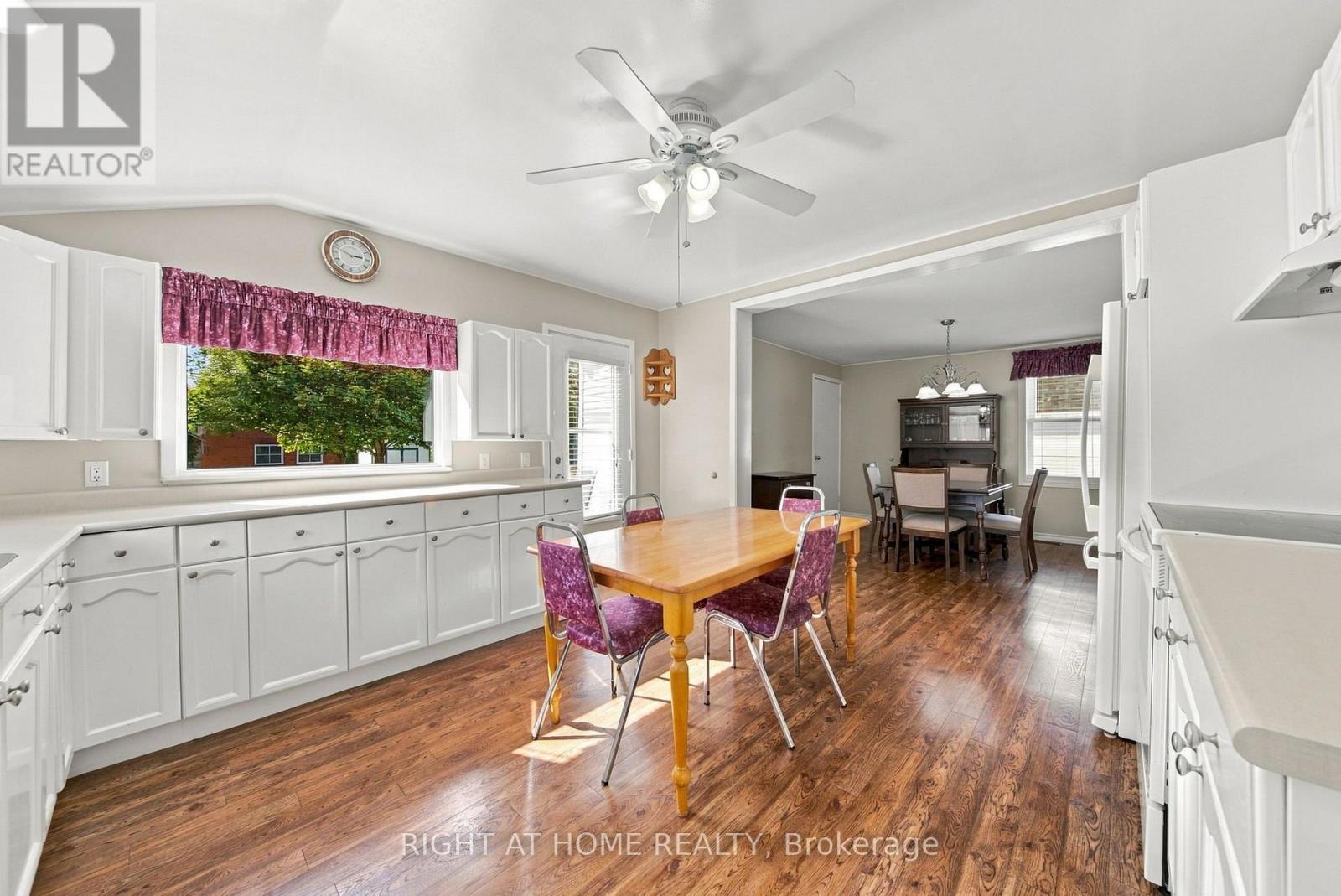 8 Maria Street, Penetanguishene, Ontario  L9M 1L6 - Photo 22 - S13833328