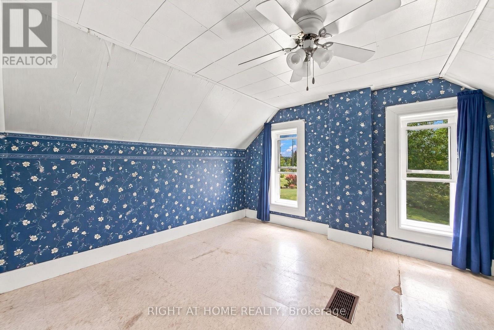 8 Maria Street, Penetanguishene, Ontario  L9M 1L6 - Photo 32 - S13833328