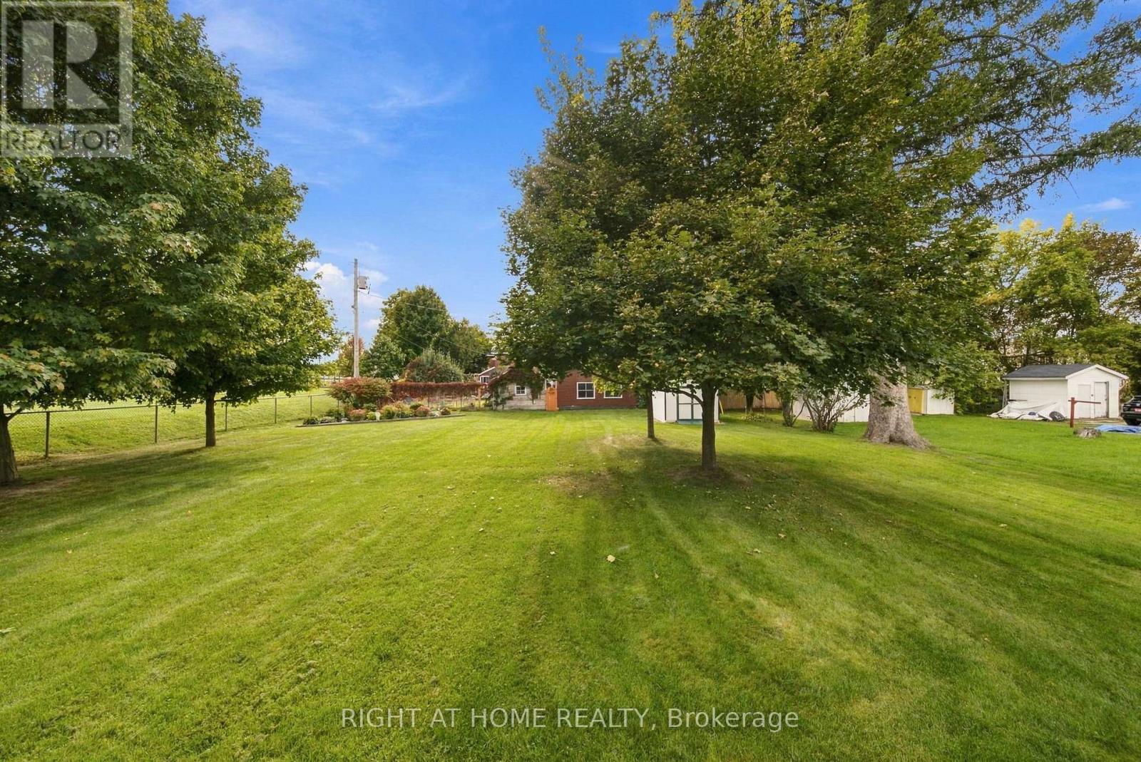 8 Maria Street, Penetanguishene, Ontario  L9M 1L6 - Photo 35 - S13833328