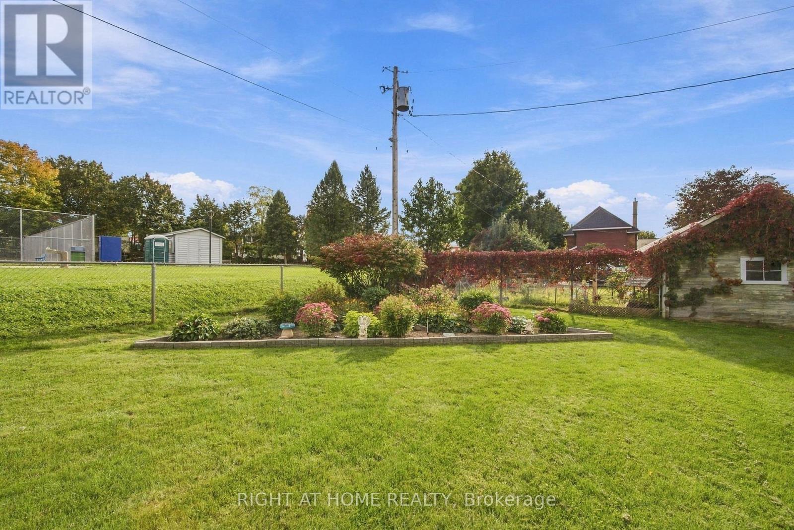 8 Maria Street, Penetanguishene, Ontario  L9M 1L6 - Photo 39 - S13833328