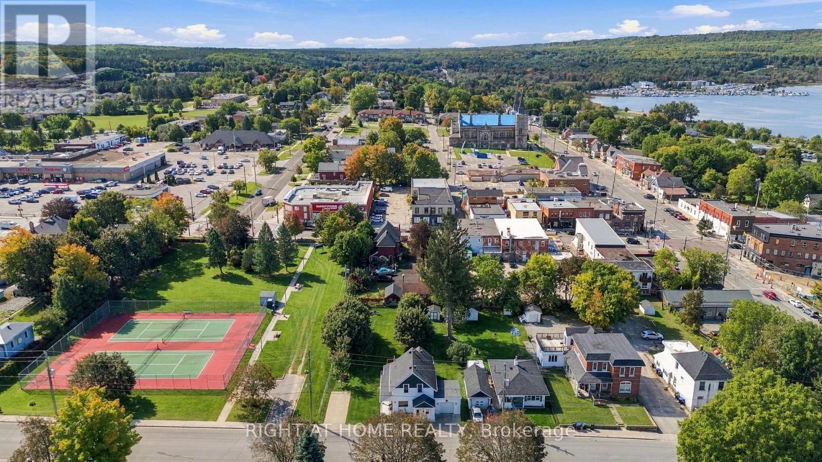 8 Maria Street, Penetanguishene, Ontario  L9M 1L6 - Photo 41 - S13833328