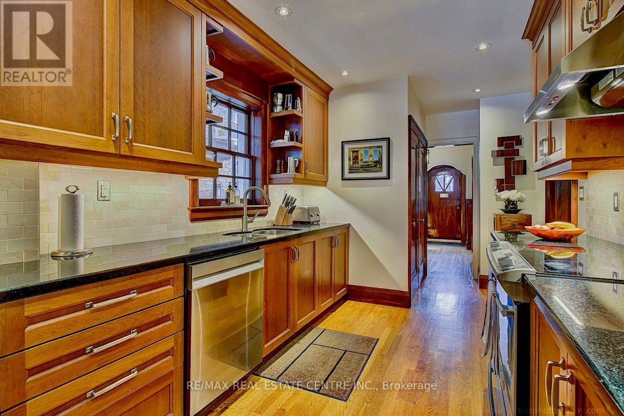 194 Lawrence Avenue E, Toronto, Ontario  M4N 1T1 - Photo 9 - C13833130
