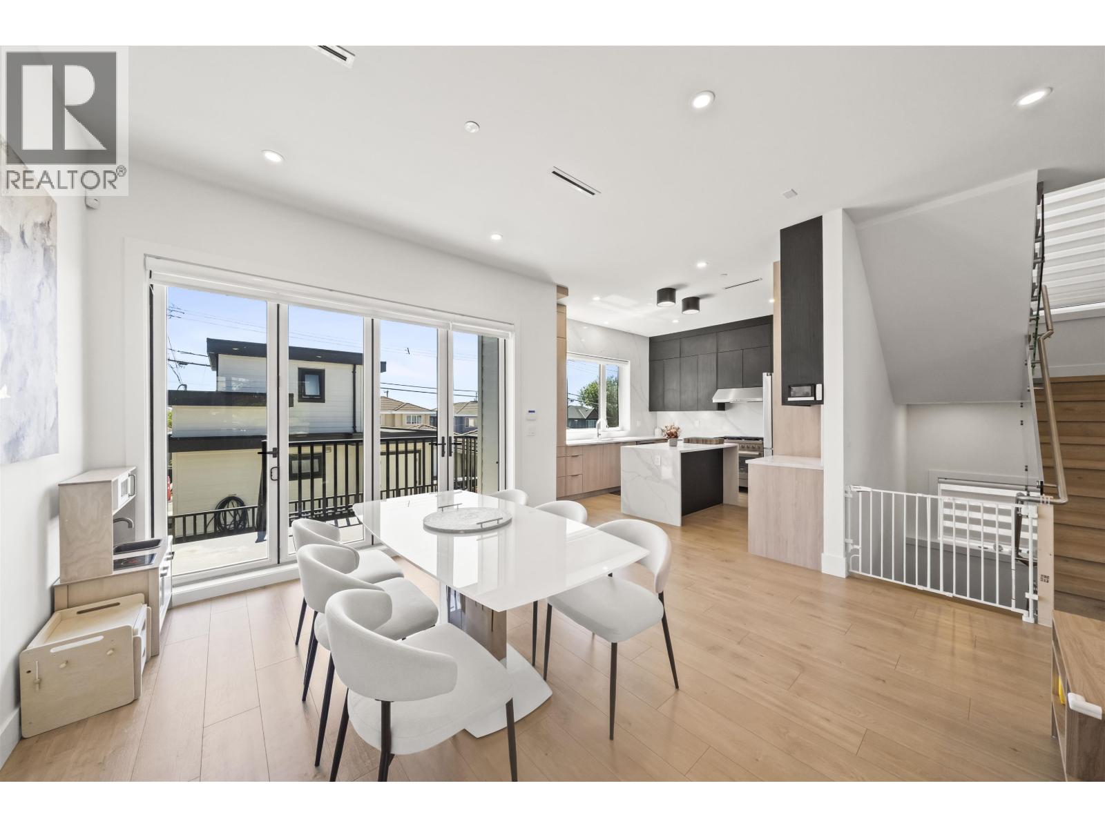 742 E 58th Avenue, Vancouver, British Columbia  V5X 1W3 - Photo 4 - R3136148