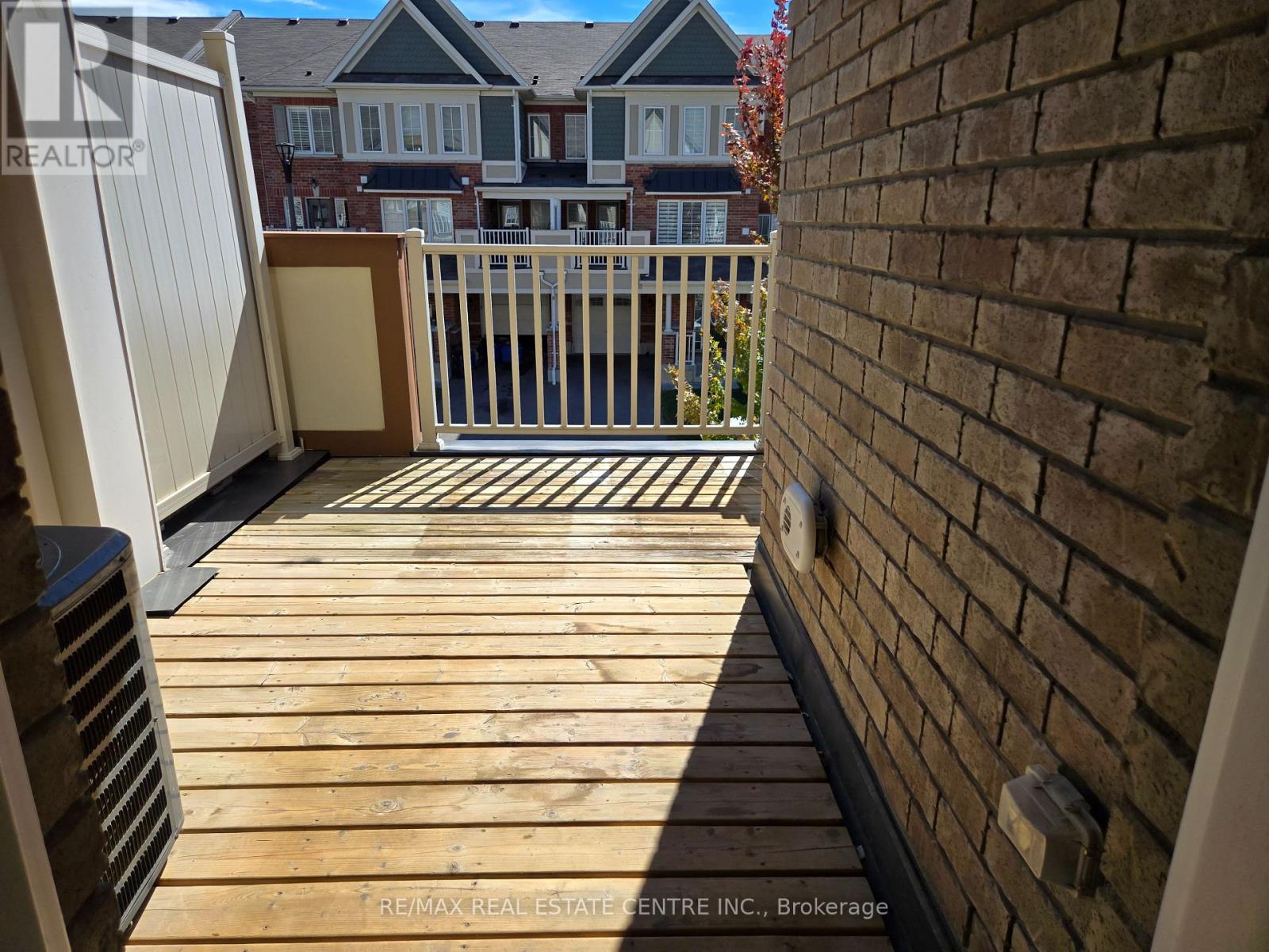 1084 Silk Street, Pickering, Ontario  L1X 0E8 - Photo 13 - E13812492