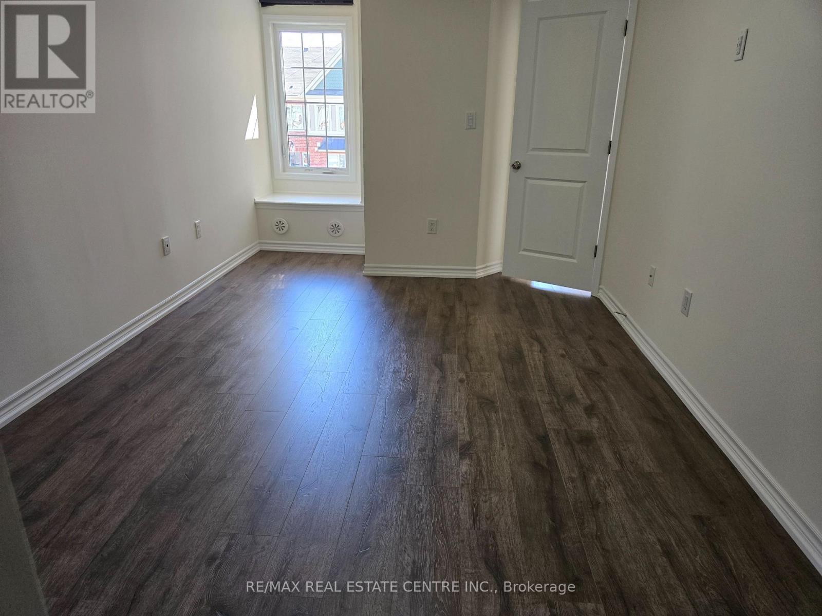 1084 Silk Street, Pickering, Ontario  L1X 0E8 - Photo 23 - E13812492