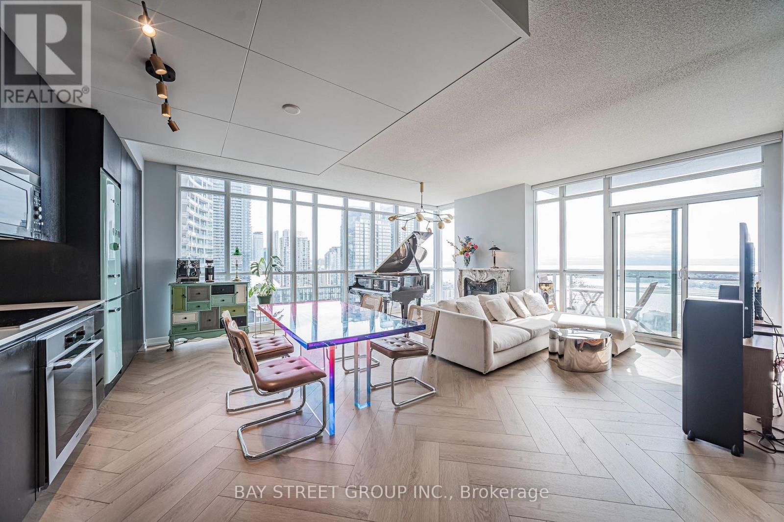 3206 - 15 Iceboat Terrace, Toronto, Ontario  M5V 4A5 - Photo 31 - C13833334