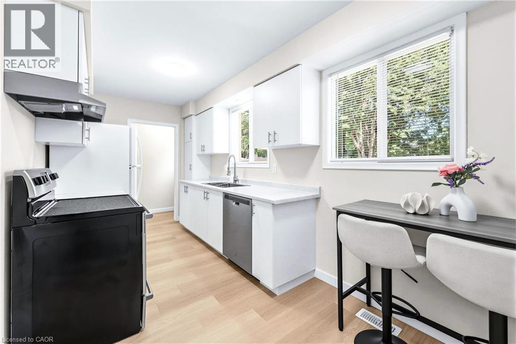 506 Lonelm Court Unit# A, Waterloo, Ontario  N2L 5E1 - Photo 8 - 40866829