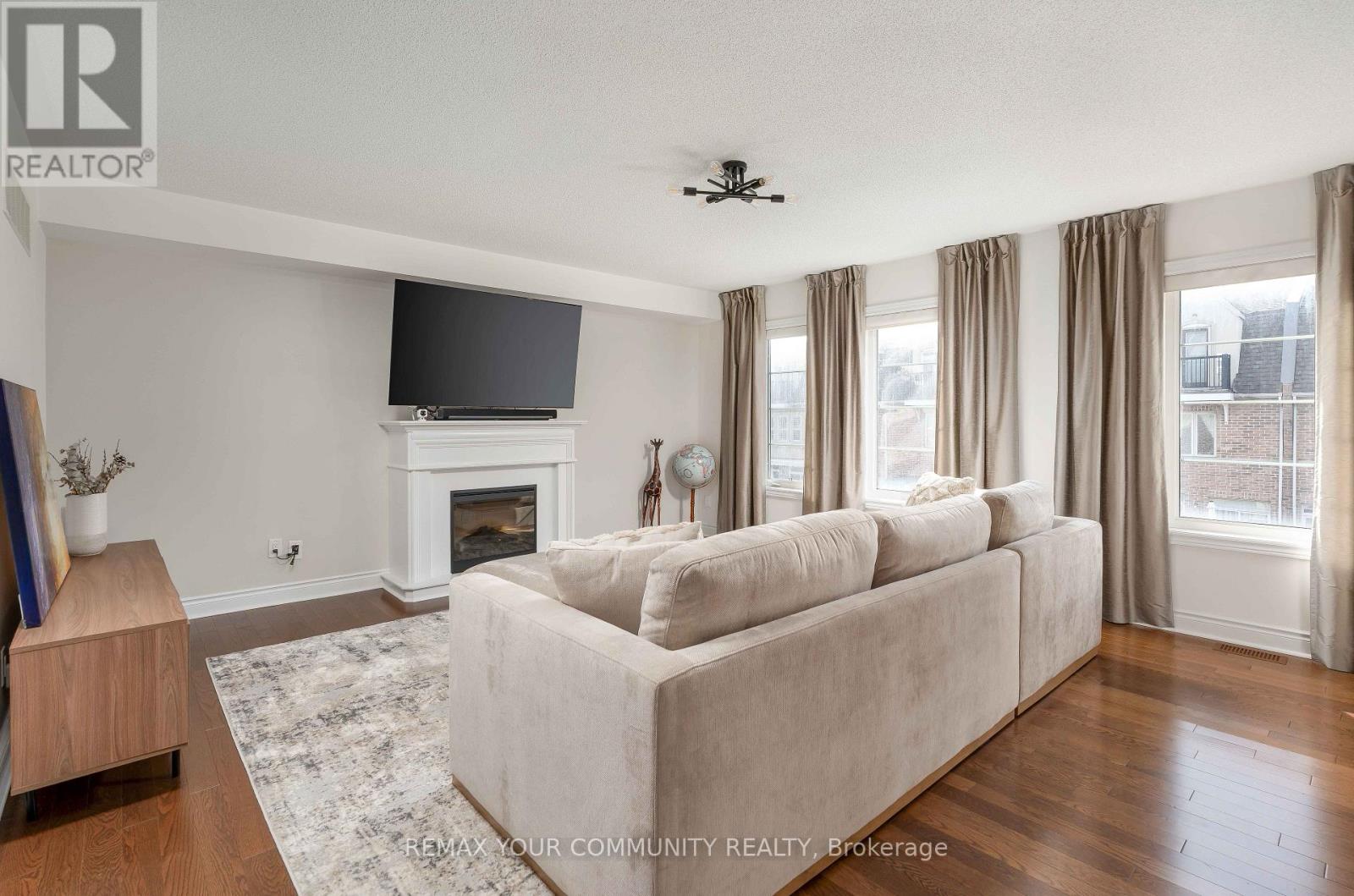 24 Gala Lane, Toronto, Ontario  M8Y 0A9 - Photo 13 - W13818140