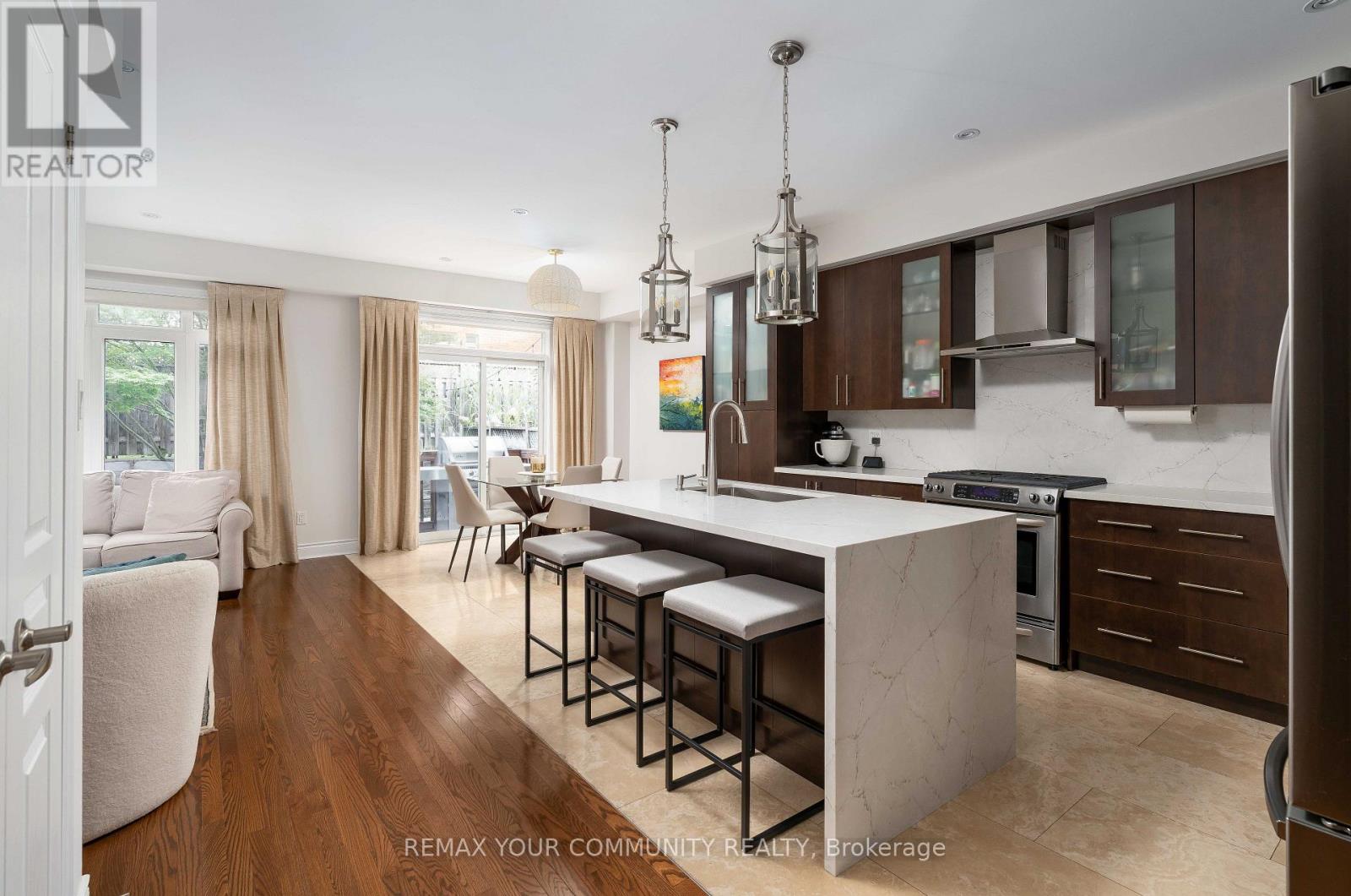 24 Gala Lane, Toronto, Ontario  M8Y 0A9 - Photo 2 - W13818140