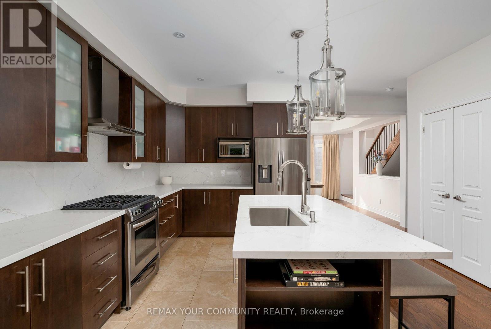 24 Gala Lane, Toronto, Ontario  M8Y 0A9 - Photo 7 - W13818140