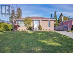 11 PATRICK DRIVE, Aurora, Ontario