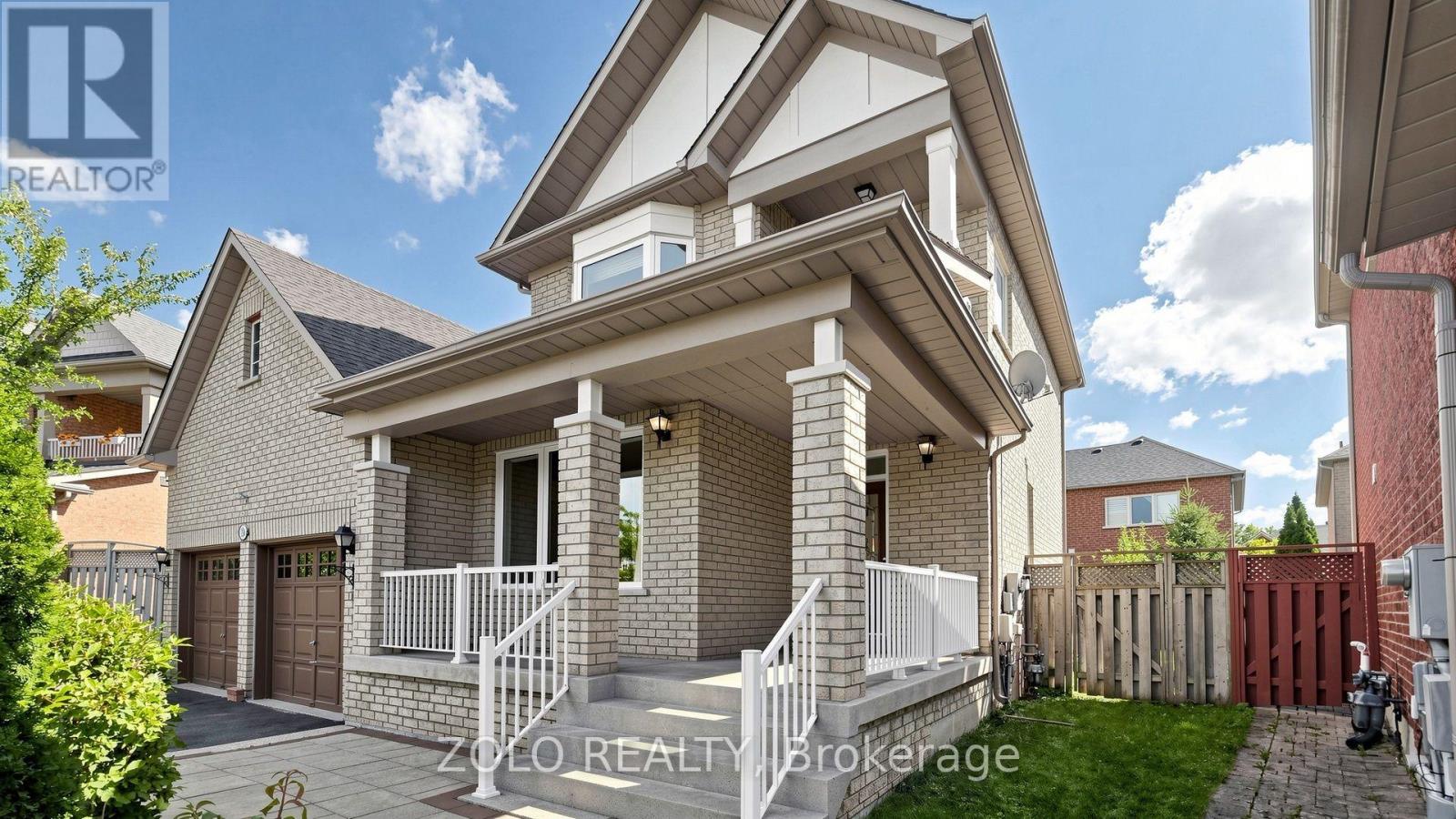 19 Waldron Crescent, Richmond Hill, Ontario  L4E 4A3 - Photo 5 - N13833360