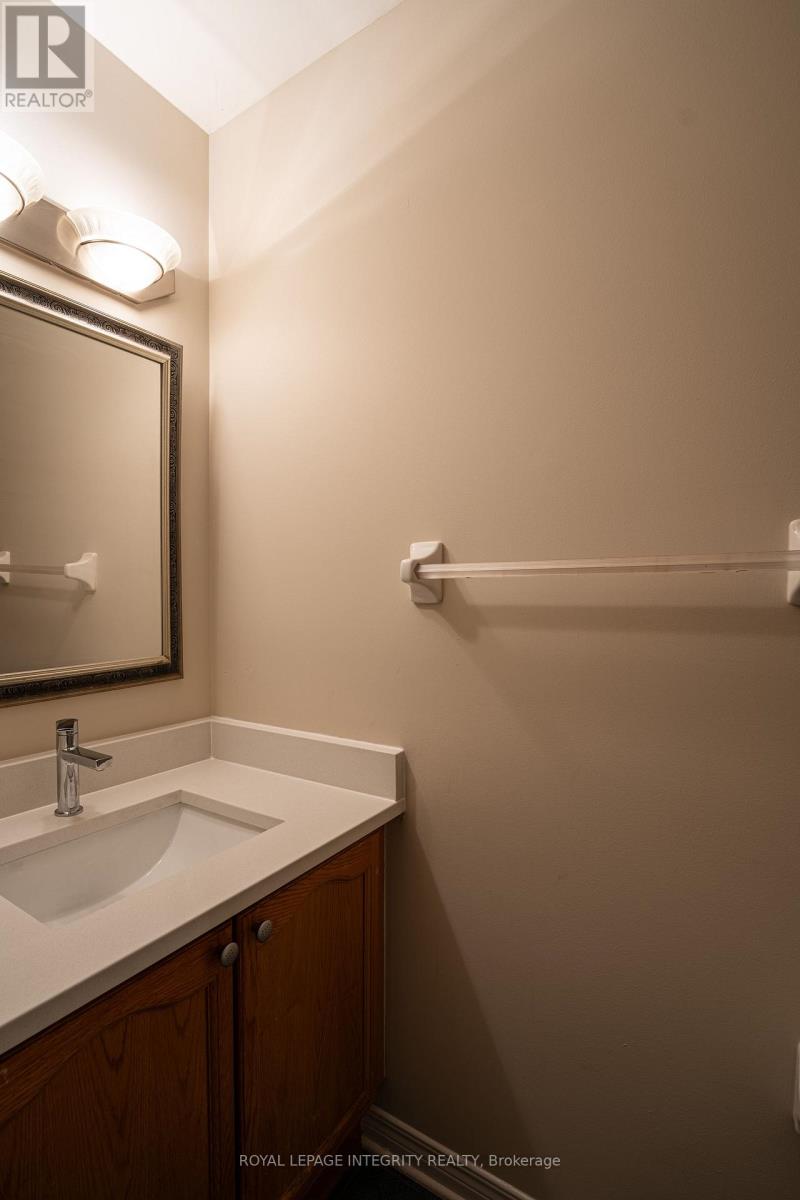 79 Forestglade Crescent, Ottawa, Ontario  K1G 5X4 - Photo 4 - X13833352
