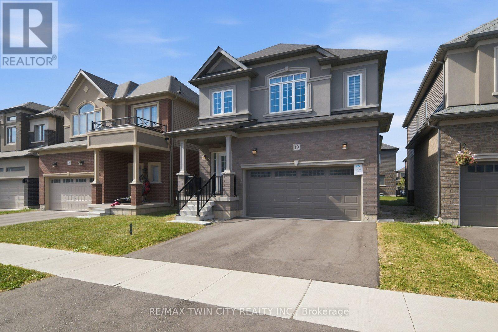 19 Tooker Drive, Brantford, Ontario  N3V 0B6 - Photo 2 - X13833364
