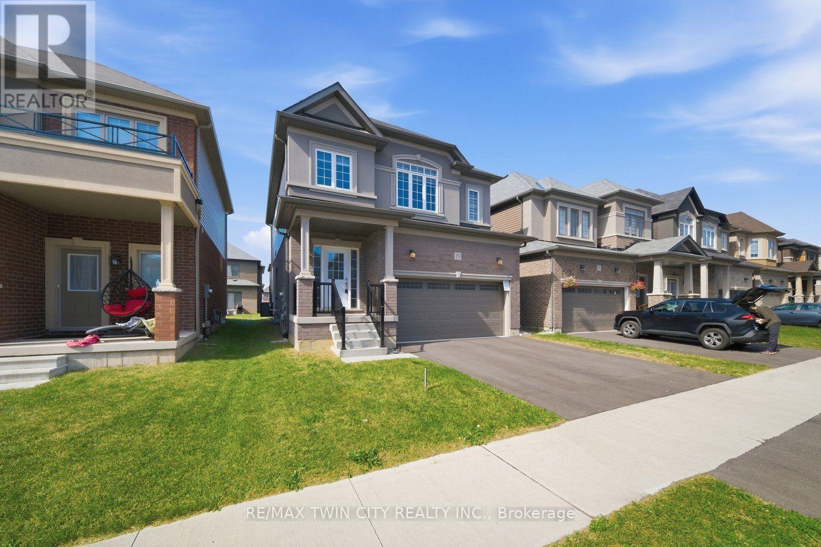 19 Tooker Drive, Brantford, Ontario  N3V 0B6 - Photo 3 - X13833364