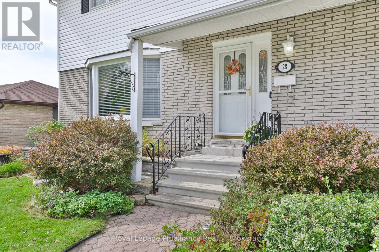 28 Shoniker Avenue, Quinte West, Ontario  K8V 2B5 - Photo 9 - X13809868