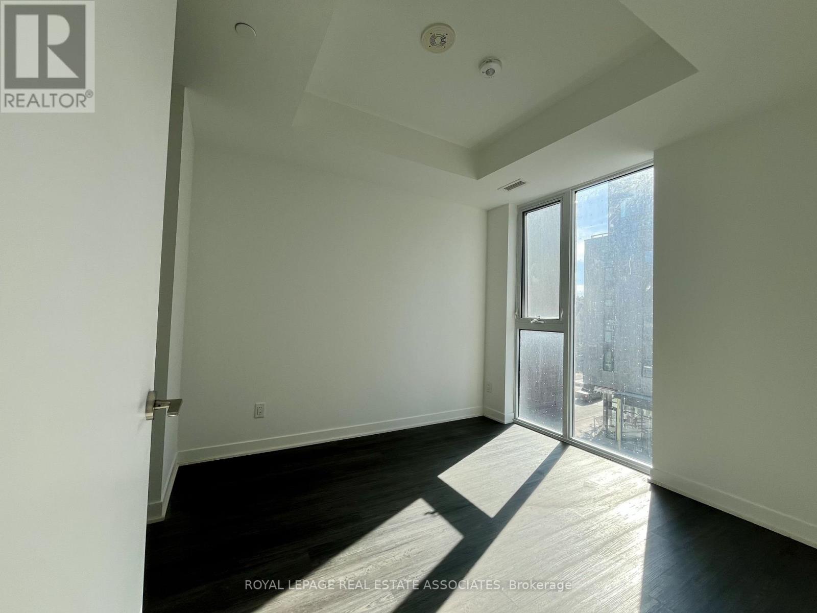 409 - 185 Alberta Avenue, Toronto (Oakwood Village), Ontario  M6C 1C5 - Photo 6 - C13833390