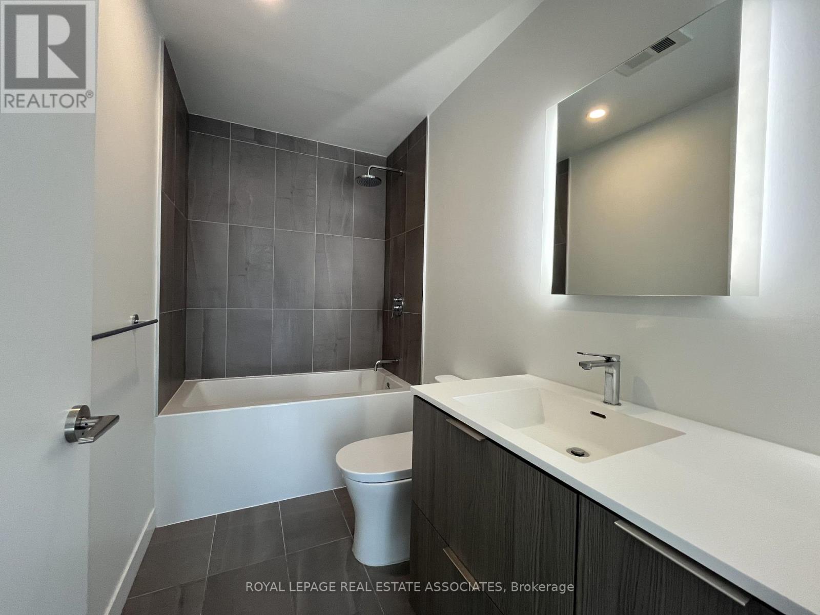409 - 185 Alberta Avenue, Toronto (Oakwood Village), Ontario  M6C 1C5 - Photo 8 - C13833390