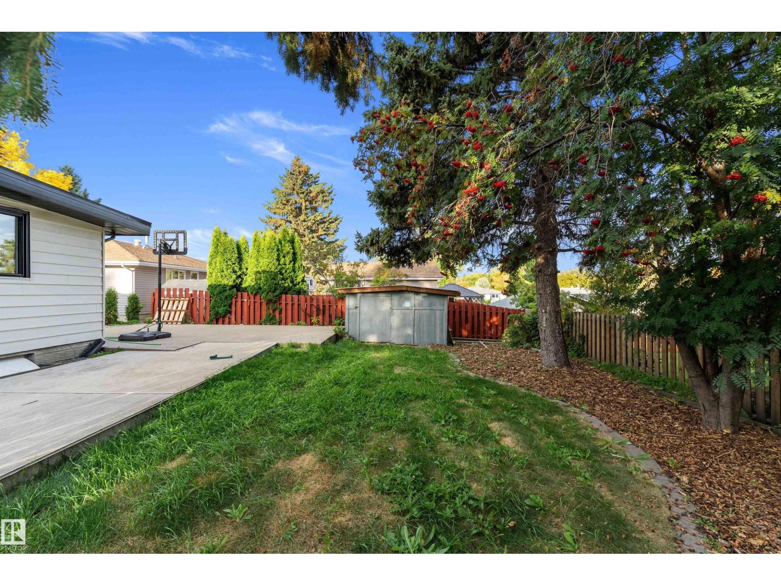23 GILLINGHAM CR