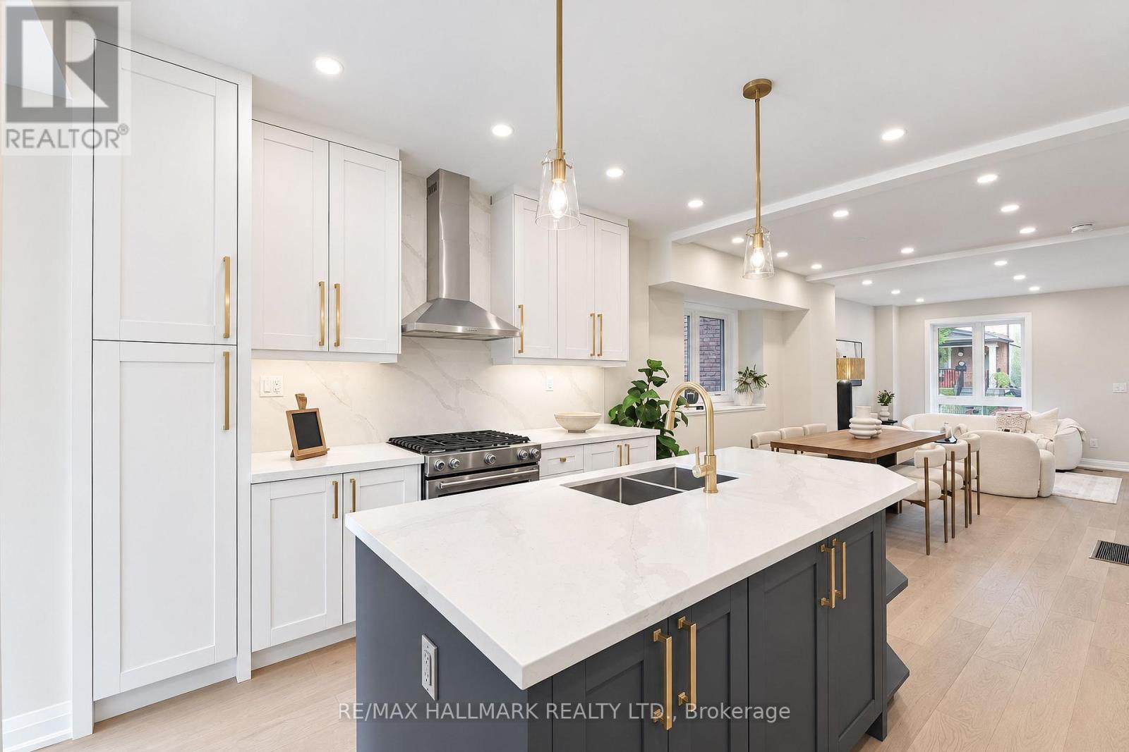 47 Harcourt Avenue, Toronto, Ontario  M4J 1J3 - Photo 16 - E13833396