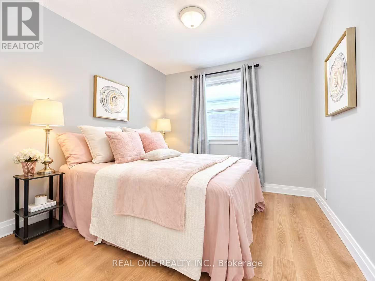 24 Main Street, East Gwillimbury, Ontario  L0G 1M0 - Photo 15 - N13833424