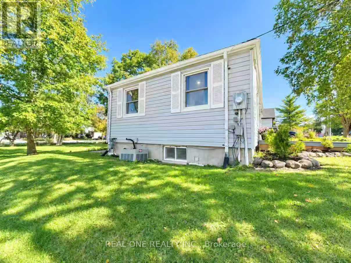 24 Main Street, East Gwillimbury, Ontario  L0G 1M0 - Photo 18 - N13833424