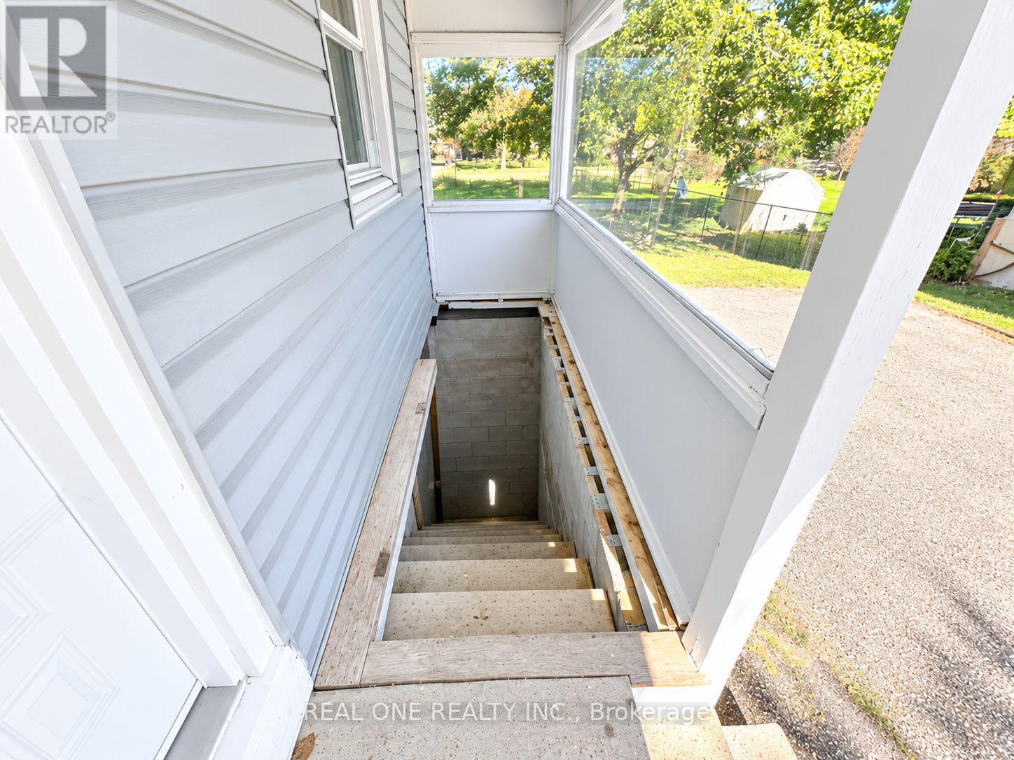 24 Main Street, East Gwillimbury, Ontario  L0G 1M0 - Photo 22 - N13833424