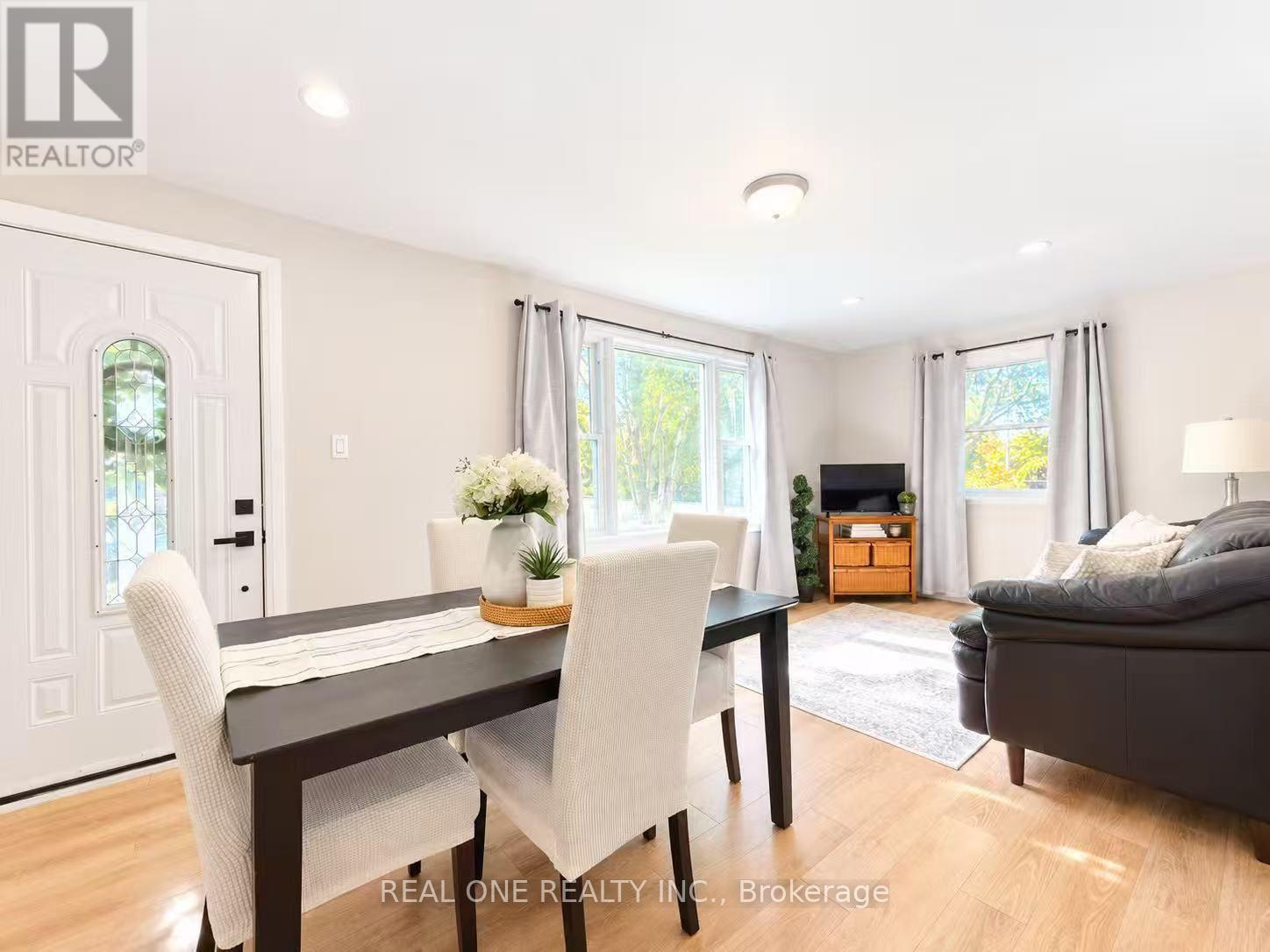 24 Main Street, East Gwillimbury, Ontario  L0G 1M0 - Photo 9 - N13833424
