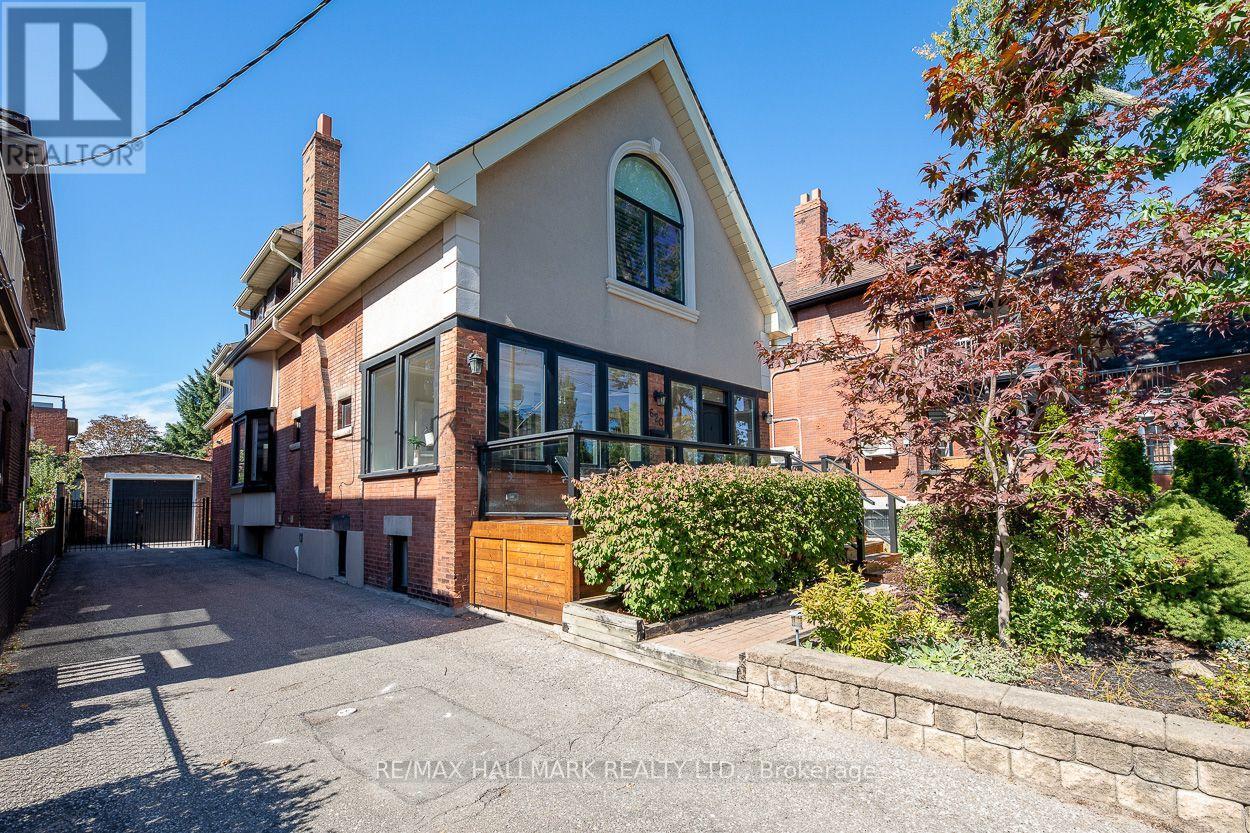 620 Indian Road, Toronto, Ontario  M6P 2C6 - Photo 2 - W13833416