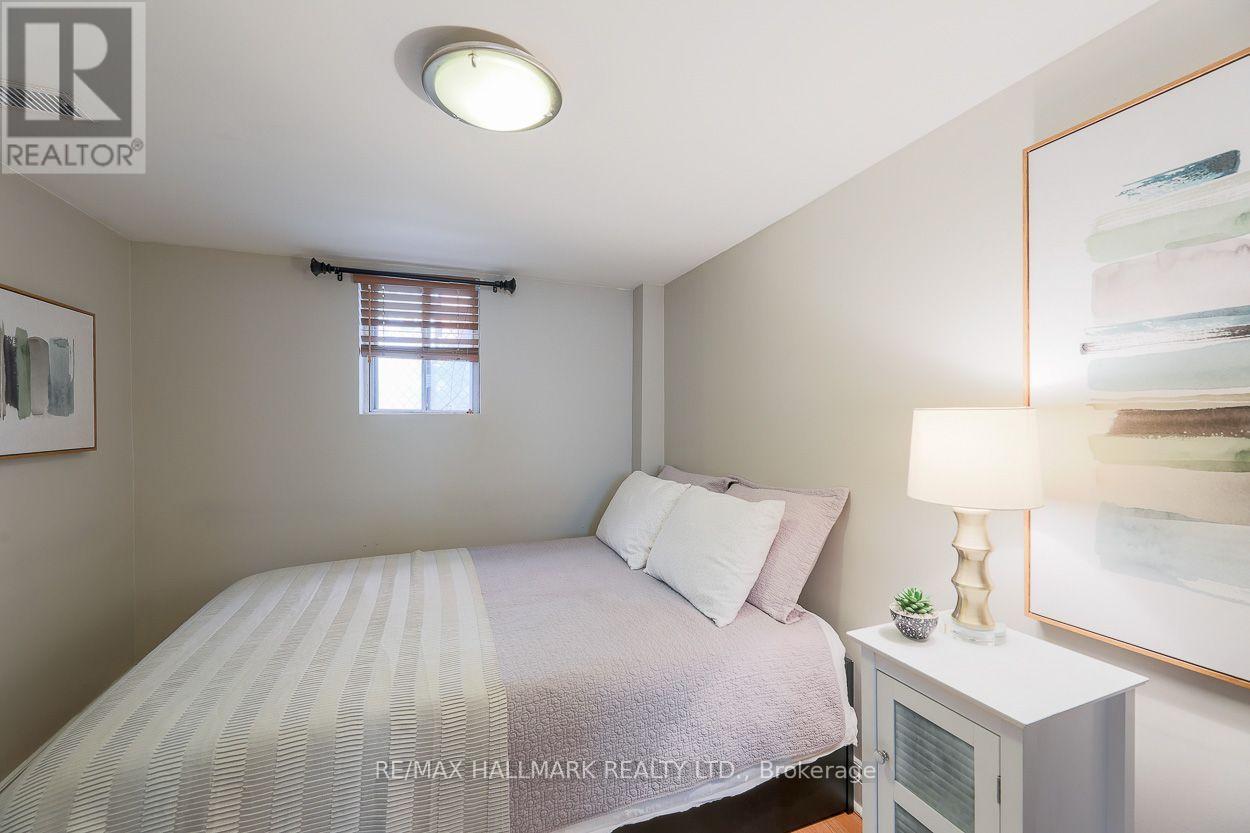 620 Indian Road, Toronto, Ontario  M6P 2C6 - Photo 25 - W13833416