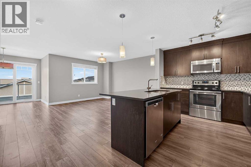 905 Evanston Manor NW
