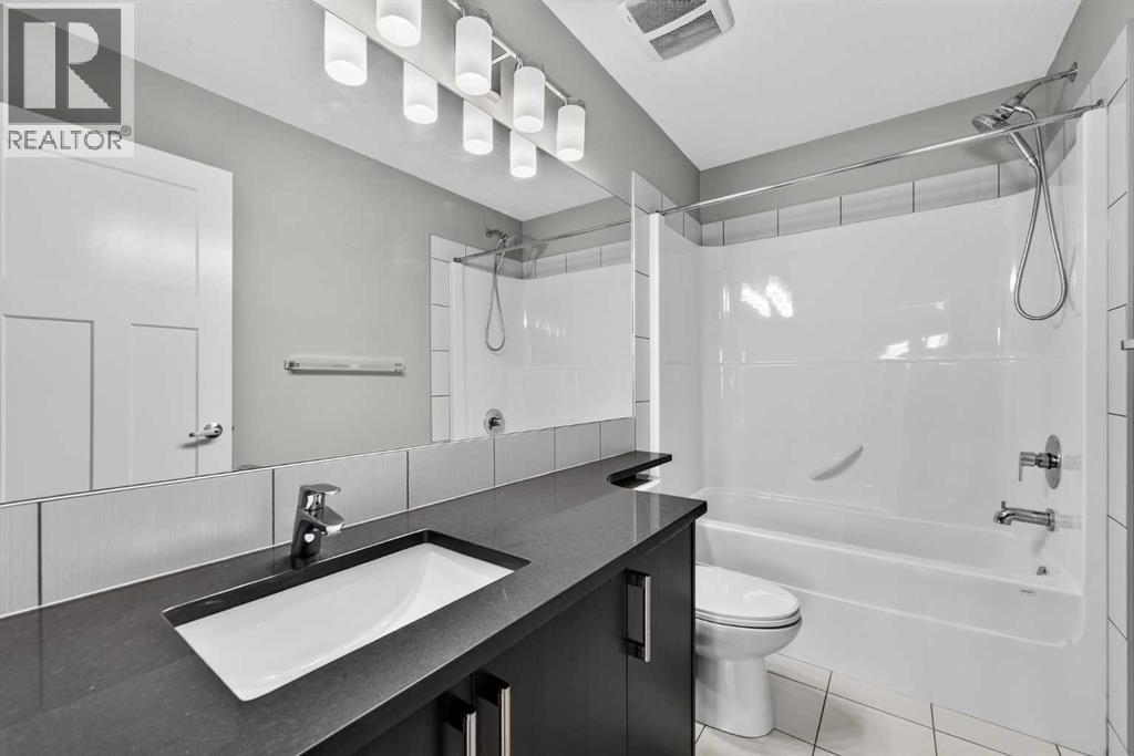 905 Evanston Manor NW