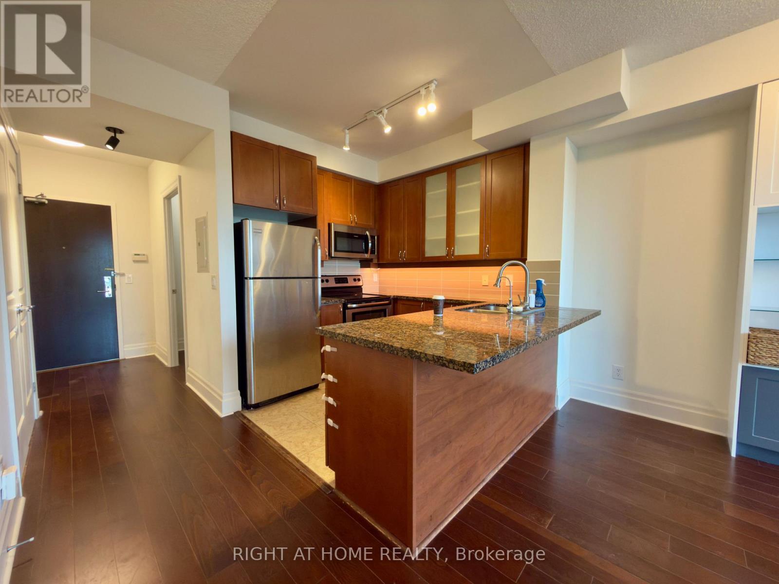 310 - 131 Upper Duke Crescent, Markham, Ontario  L6G 0C9 - Photo 2 - N13833432