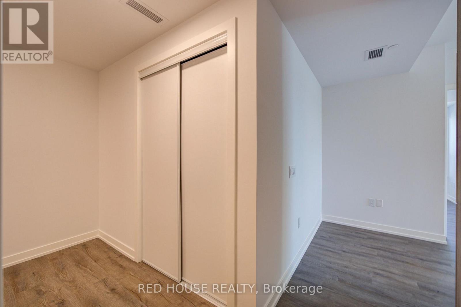 2002 - 5 Meadowdale Road, Vaughan, Ontario  L4K 0C7 - Photo 7 - N13833450