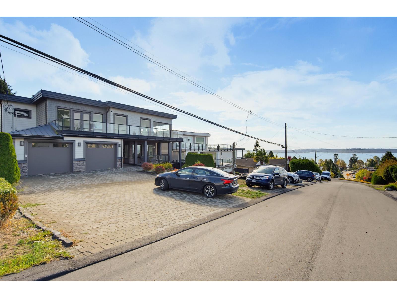 1040 LEE STREET, White Rock, British Columbia