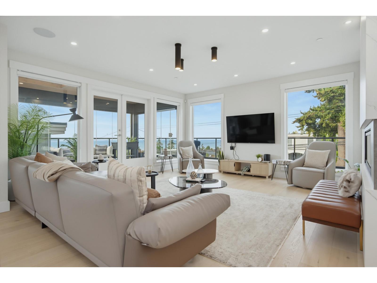 1040 Lee Street, White Rock, British Columbia V4B 4P1 - Photo 6 - R3166628