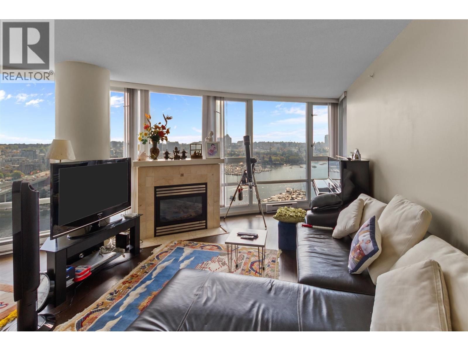 2306 1033 Marinaside Crescent, Vancouver, British Columbia  V6Z 3A3 - Photo 3 - R3167096