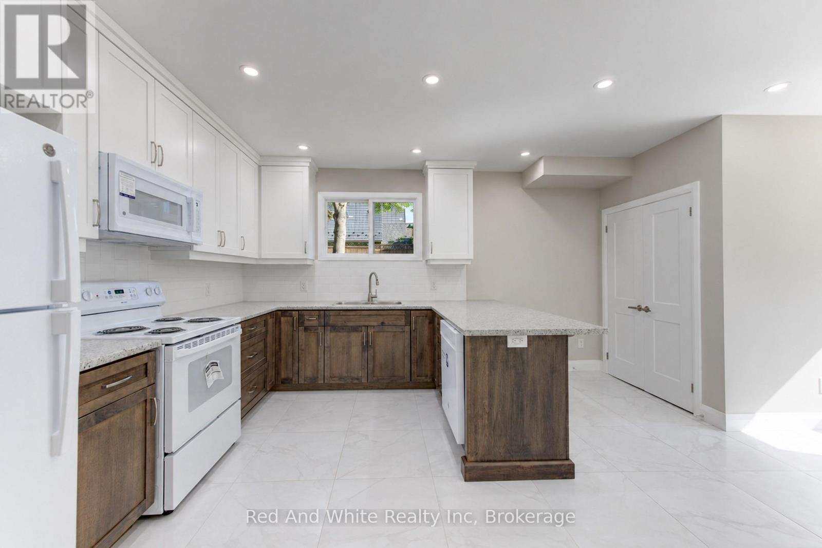 18 Miehm Place, Kitchener, Ontario N2H 2K9 - Photo 12 - X13833506