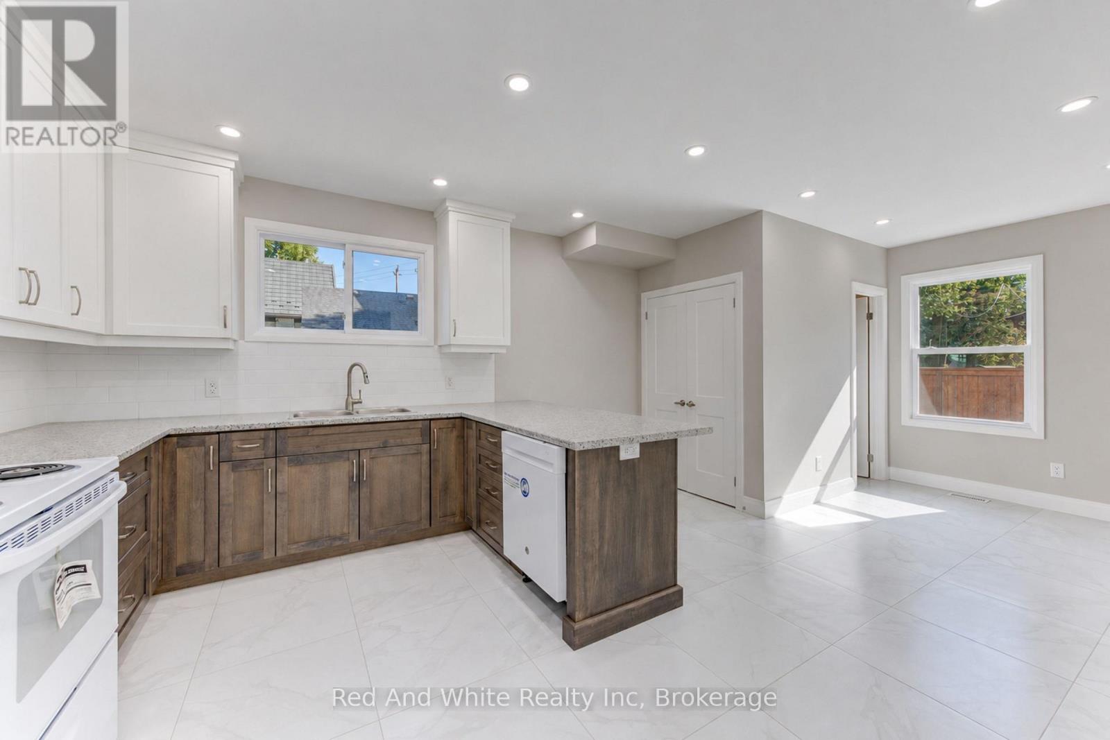 18 Miehm Place, Kitchener, Ontario N2H 2K9 - Photo 13 - X13833506