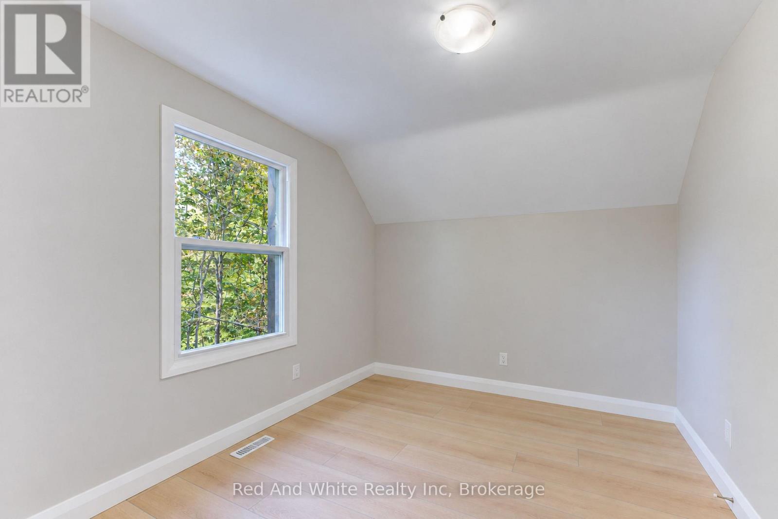 18 Miehm Place, Kitchener, Ontario N2H 2K9 - Photo 30 - X13833506