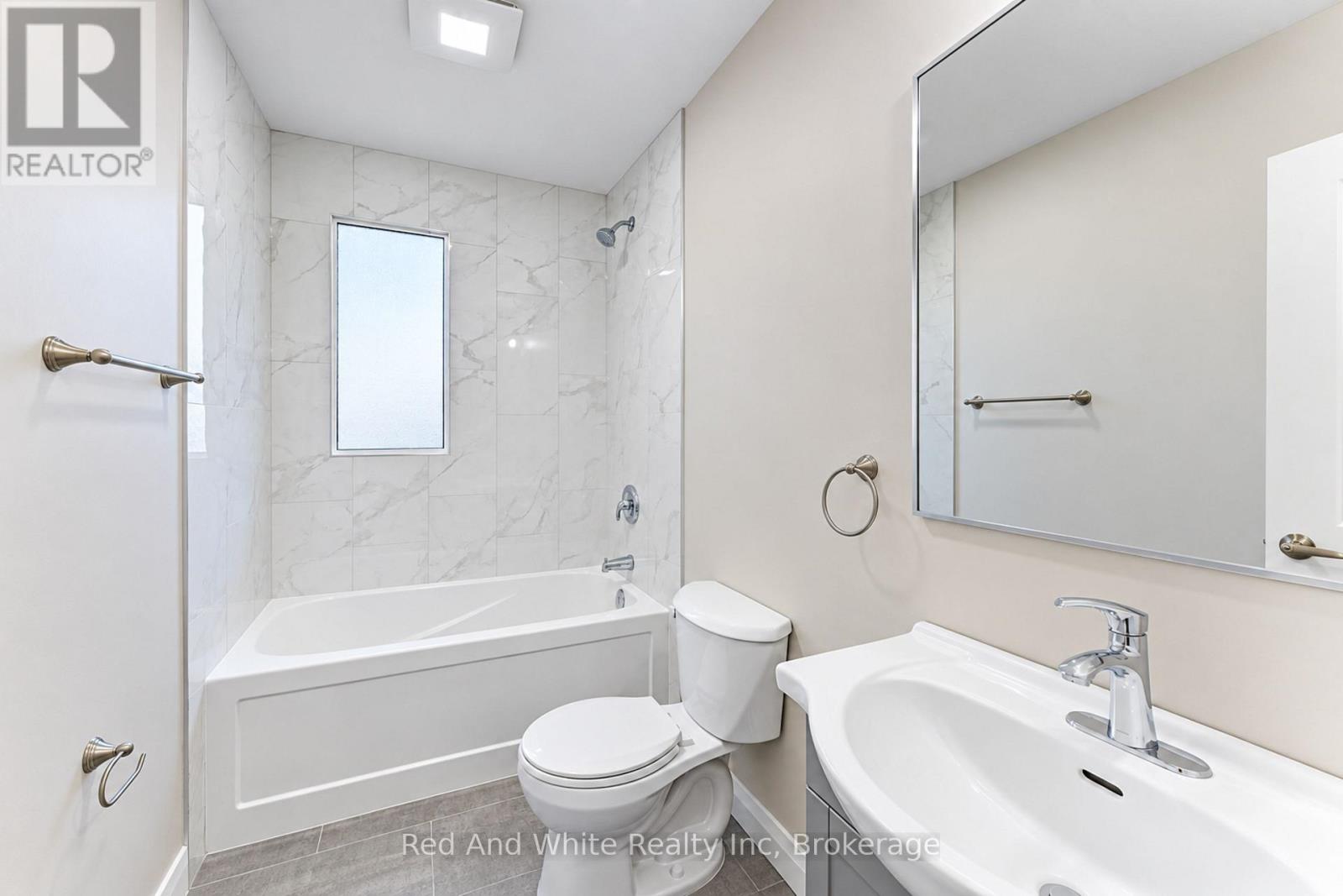 18 Miehm Place, Kitchener, Ontario N2H 2K9 - Photo 31 - X13833506