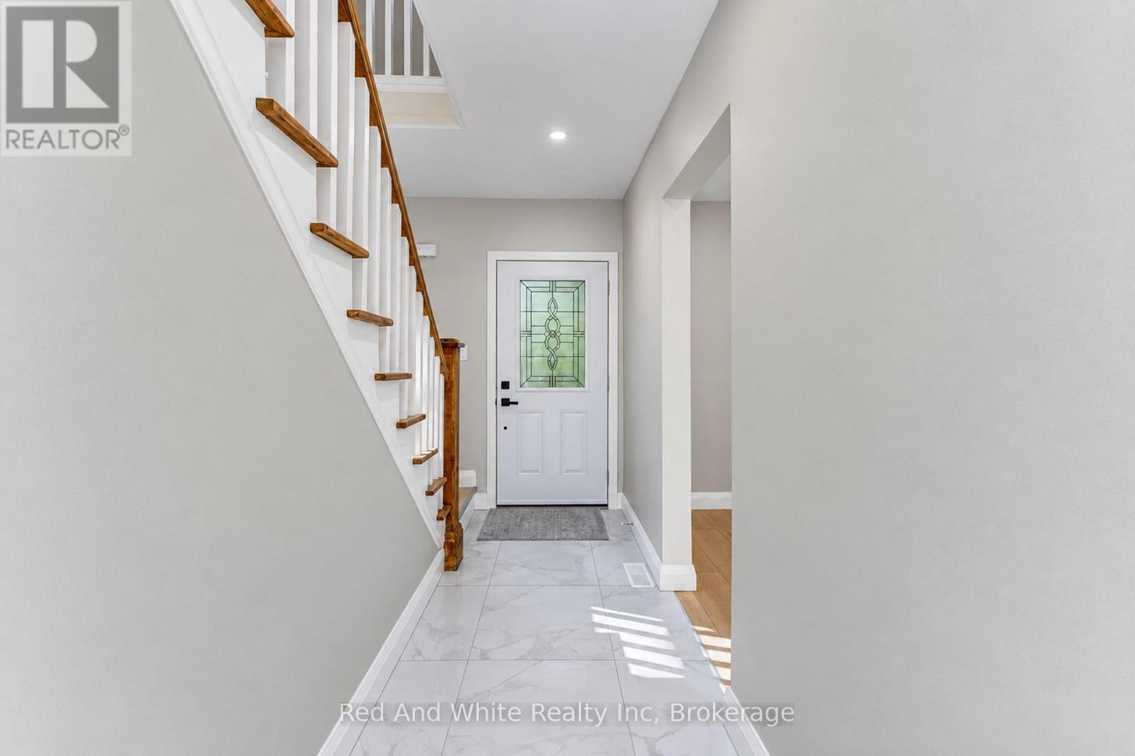 18 Miehm Place, Kitchener, Ontario N2H 2K9 - Photo 7 - X13833506