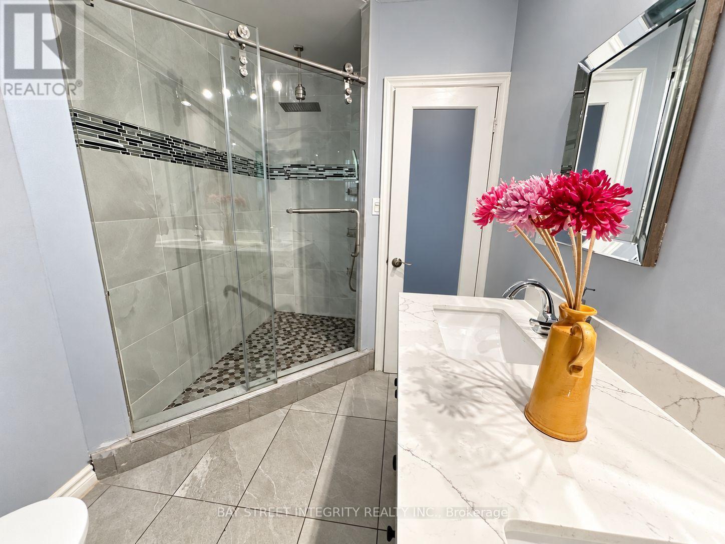 104 Shelborne Avenue, Toronto, Ontario  M5N 1Z3 - Photo 23 - C13831456