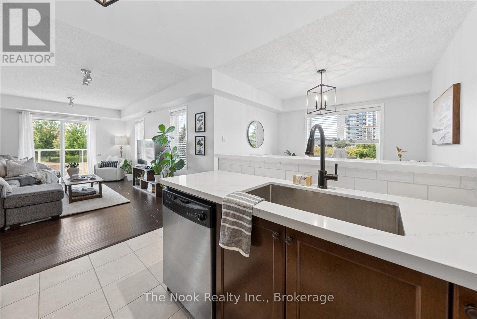 306 - 124 Aspen Springs Drive, Clarington, Ontario  L1C 0G8 - Photo 7 - E13833550