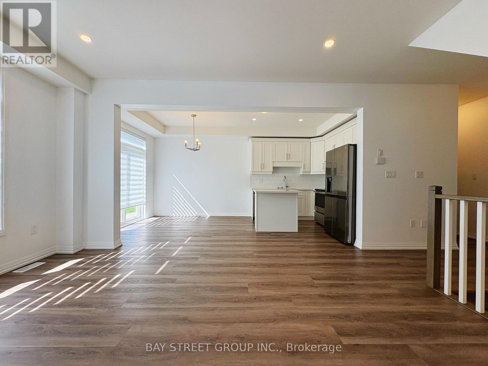 7405 Matteo Drive, Niagara Falls, Ontario  L2H 2Y6 - Photo 3 - X13833464