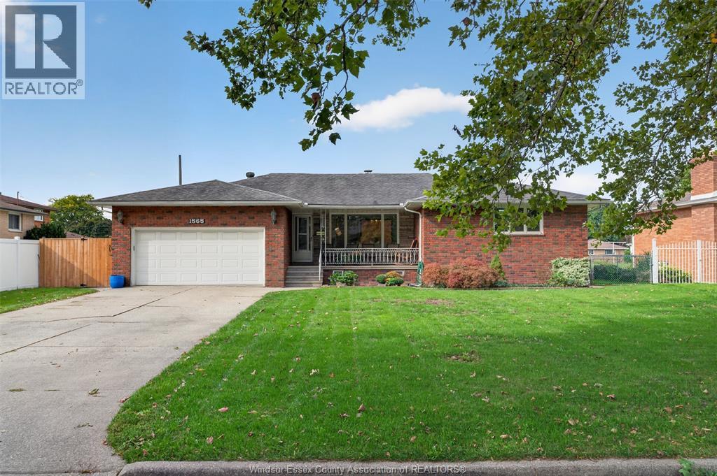1565 Roxborough, Windsor, Ontario