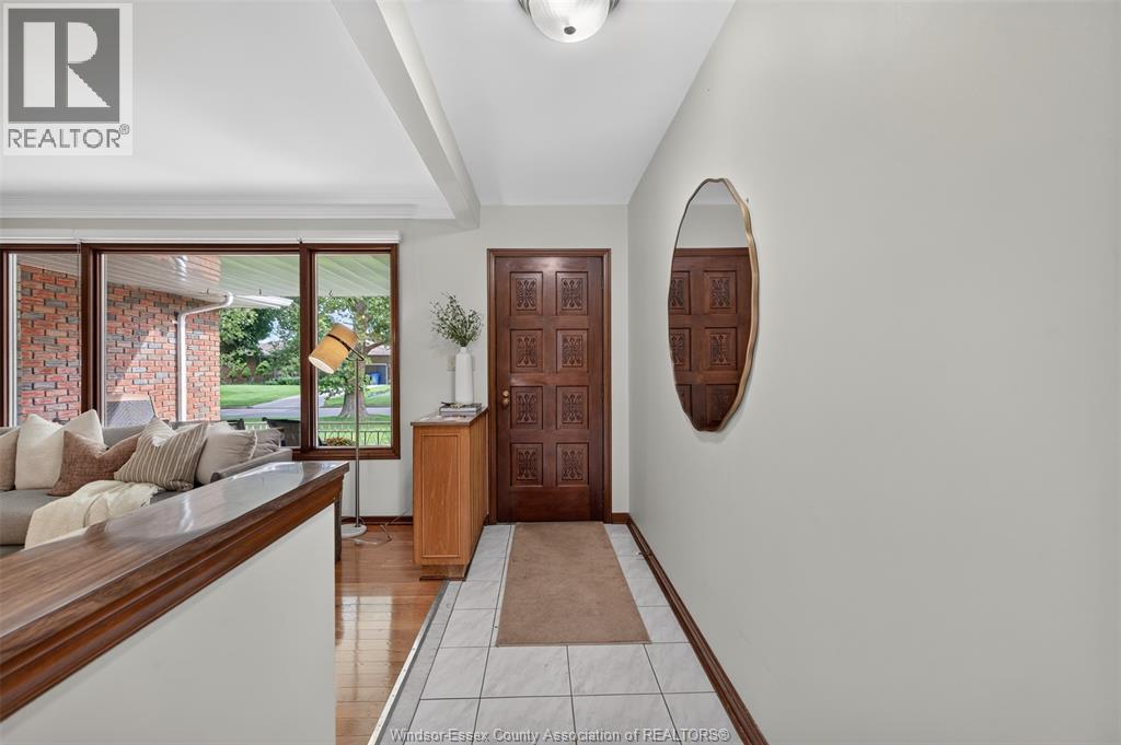 1565 Roxborough, Windsor, Ontario  N9B 3H2 - Photo 4 - 26023698