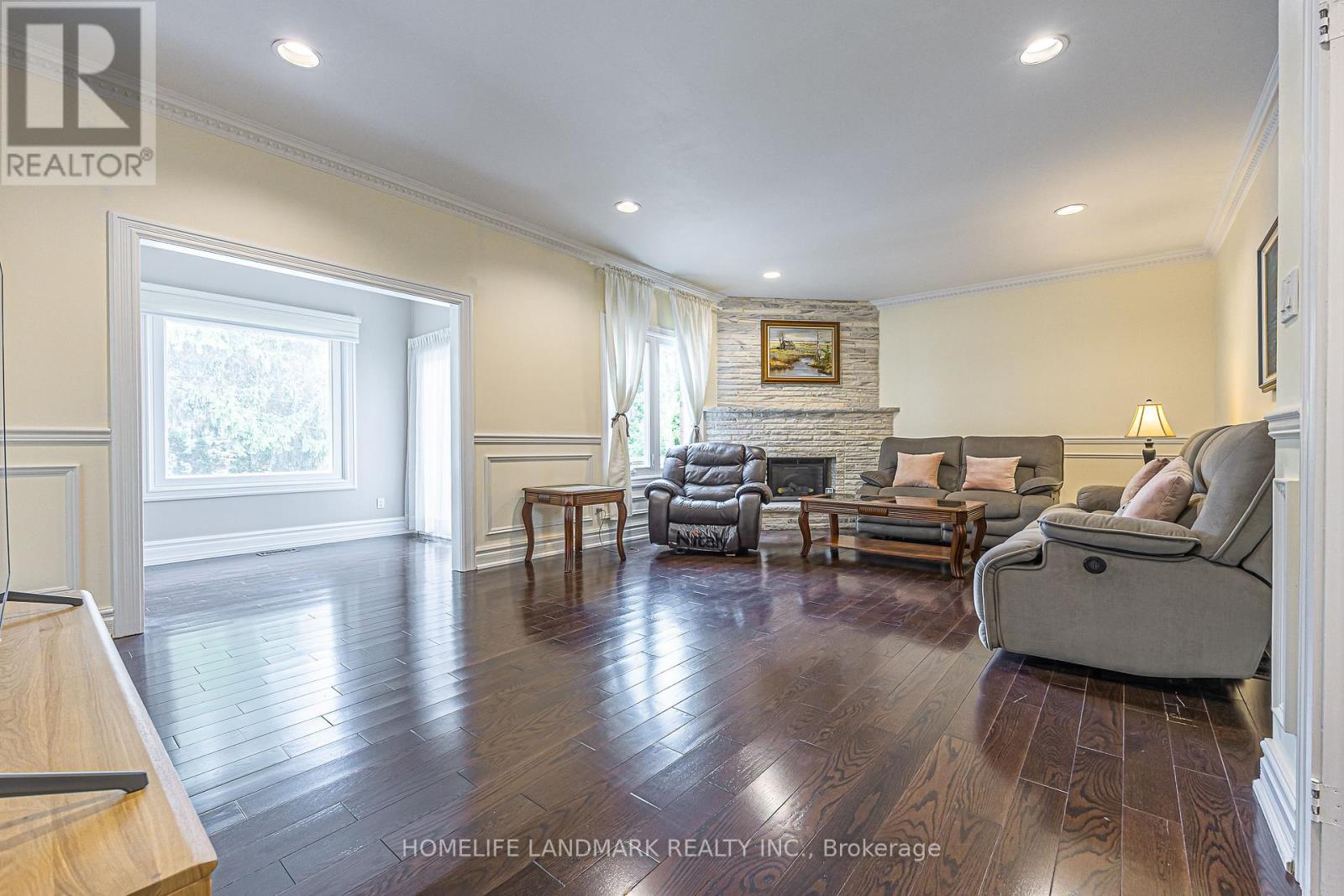 252 Dunview Avenue N, Toronto, Ontario  M2N 4J2 - Photo 11 - C13833468