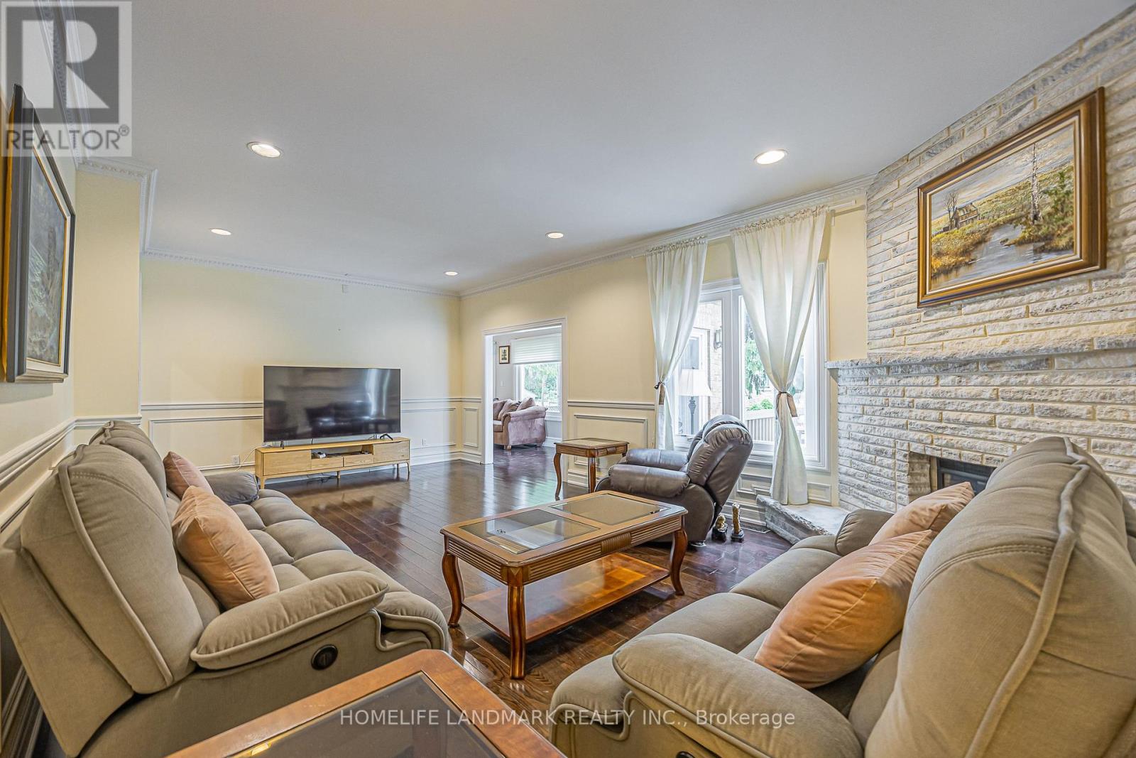 252 Dunview Avenue N, Toronto, Ontario  M2N 4J2 - Photo 12 - C13833468